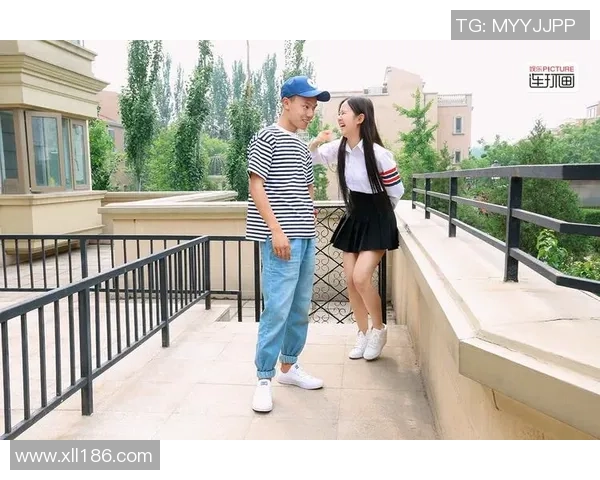 《足球巨星宠粉记：娱乐圈流量之下的爱与荣耀》